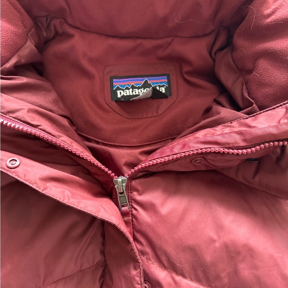 Patagonia Women's Puffer Jacket in Dark Ruby - Picture 3 of 6